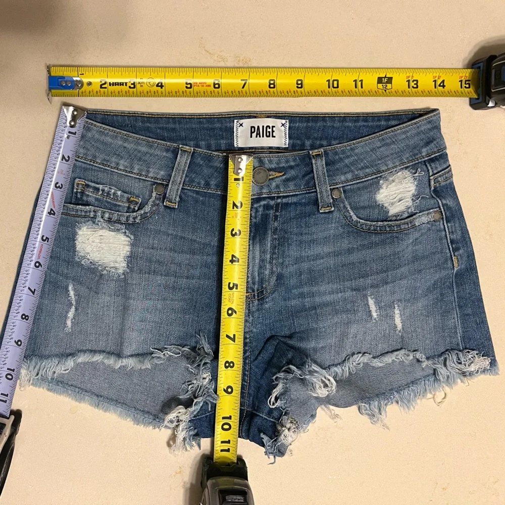 PAIGE Daryn Short Juno Destructed Denim Cutoff Denim Shorts Small Size 25